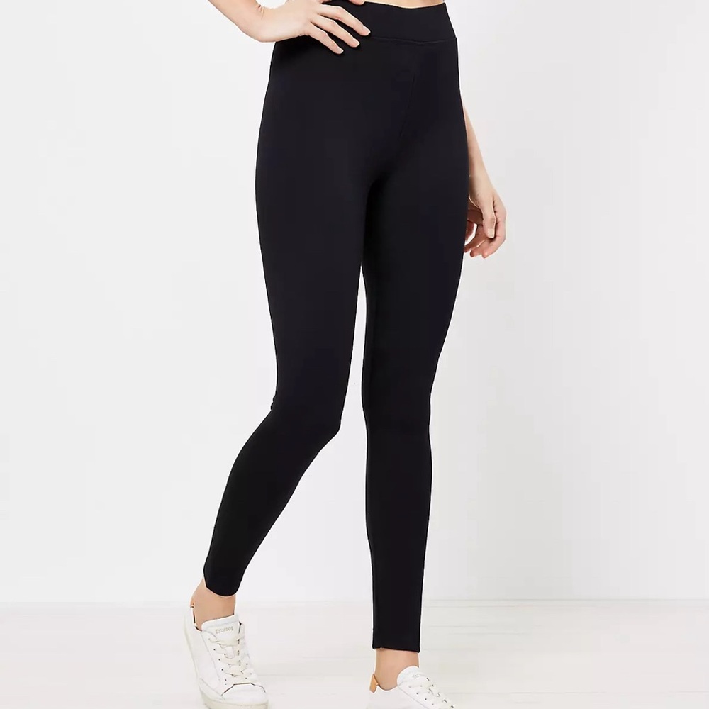 Lou and Grey Ponte Pocket Legging size M Mavy Blue NWT